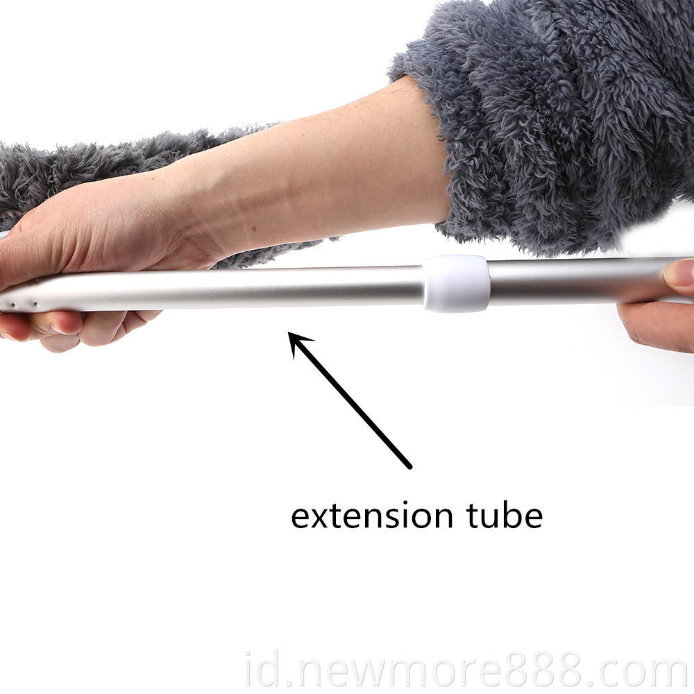 Long telescopic extendable microfiber duster